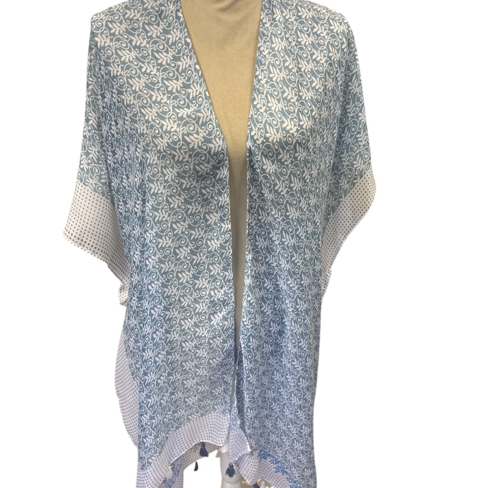 Blue and White Patterned Kimono